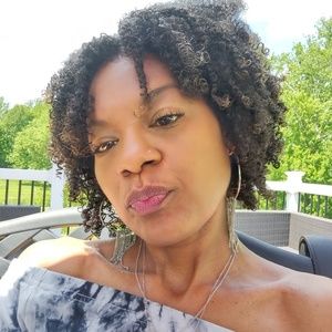 Meet your Posher, Jean